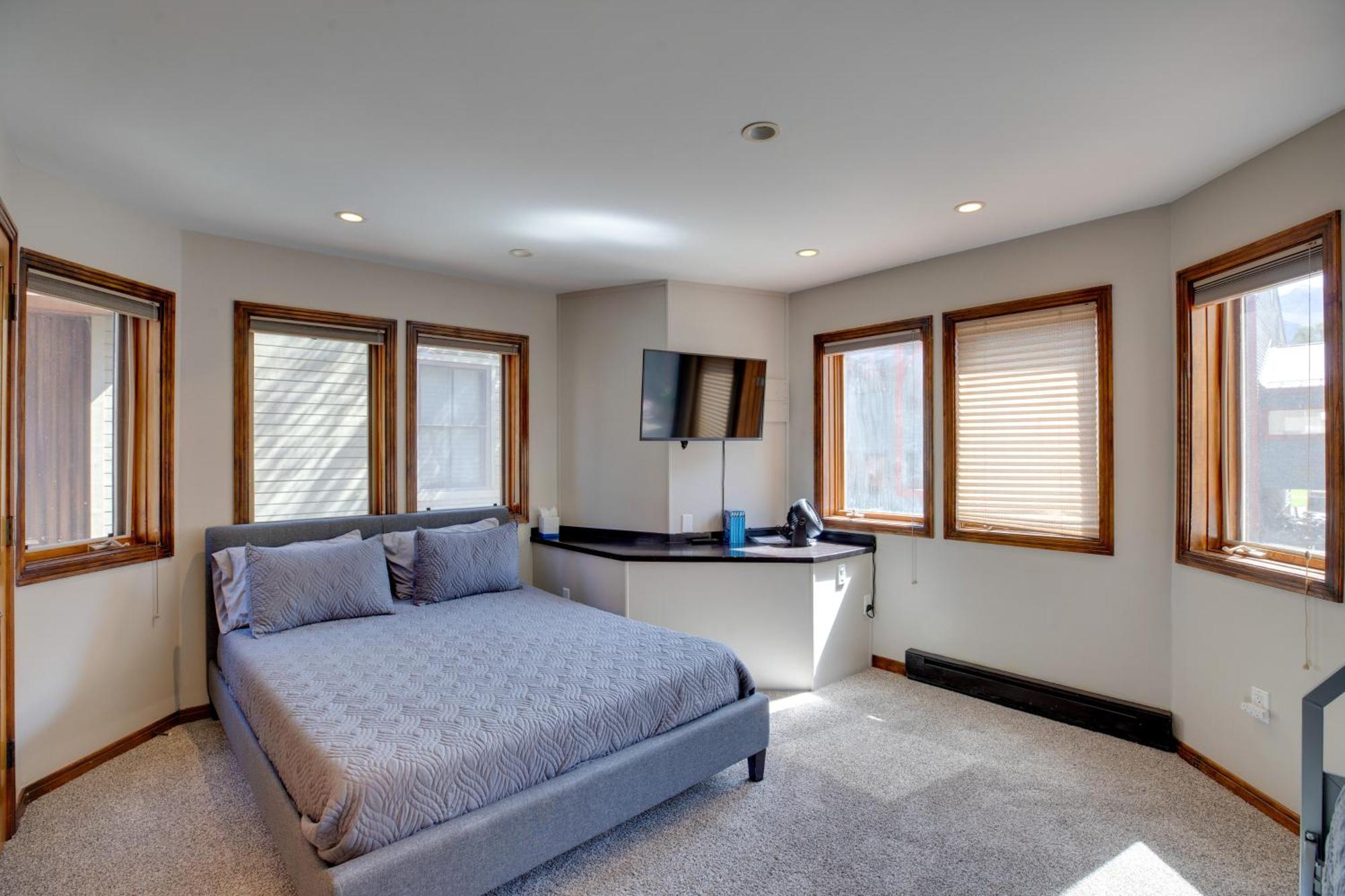 Bright Downtown Telluride Condo - Steps To Lift! Exterior photo